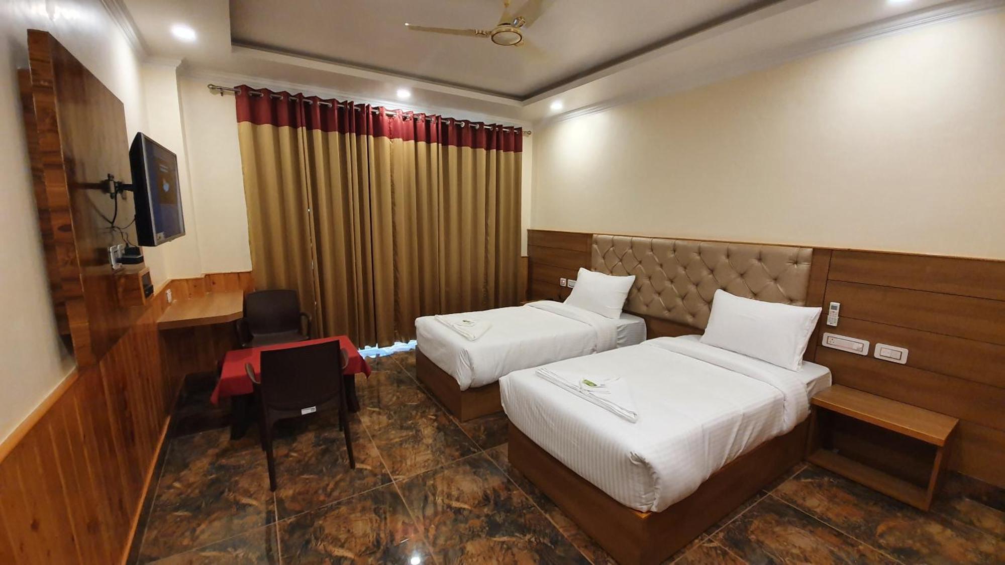 Nomadic Inn Dharamshala Eksteriør billede